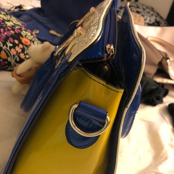 Handbag - Picture 2 of 3